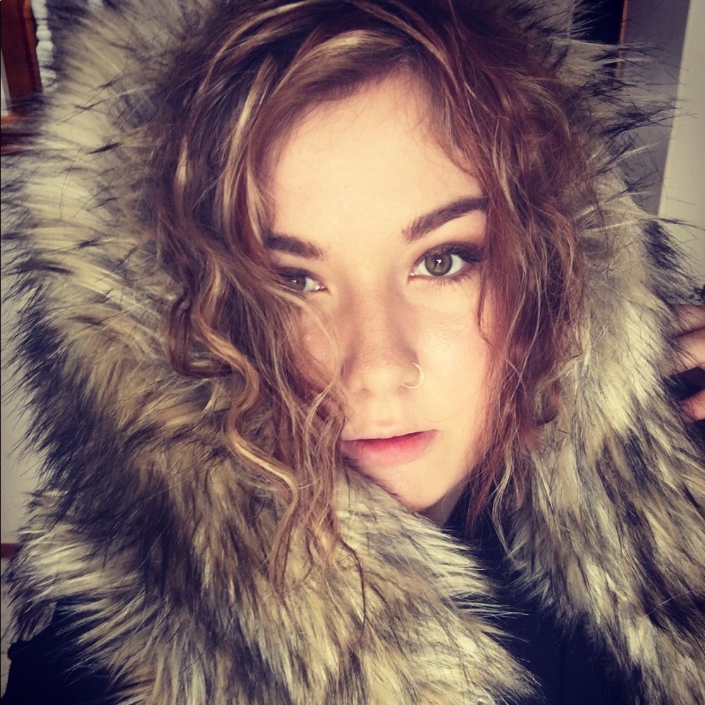 Meet your Posher, Carly